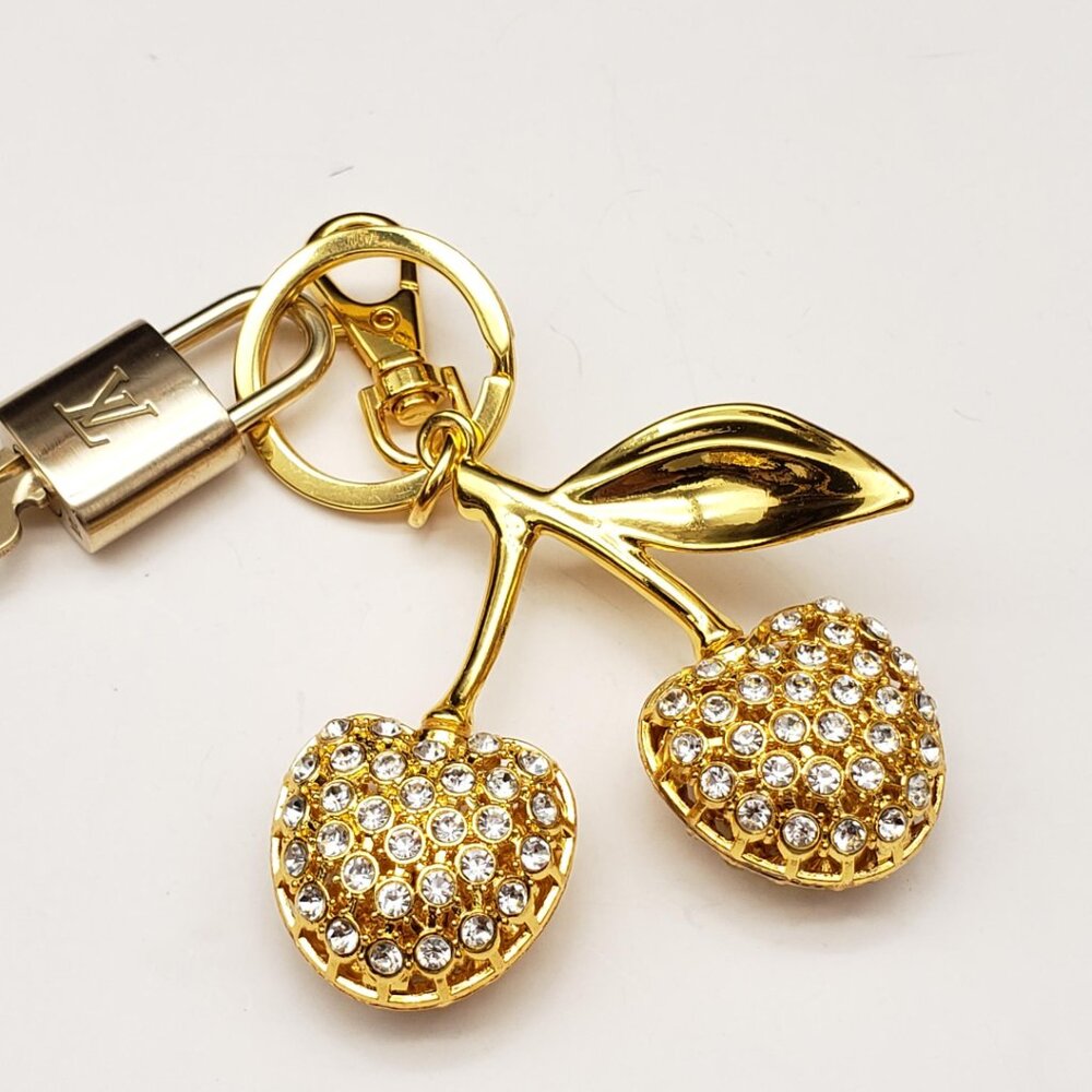 LV Authentic Gold Lock & Key 🔑 Luxury Bag Charm w/ Unbranded Keychain - Picture 3 of 8